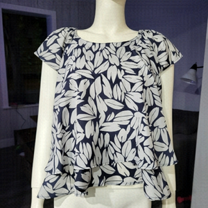 YECCA VECCA - Whole pattern cut-and-sew Ruffle sleeves Layers Blouses